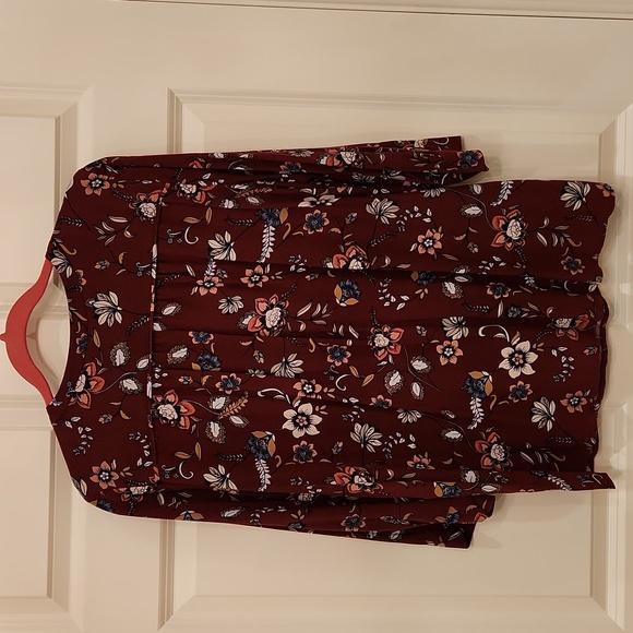 Loft Outlet Maroon Floral Print Blouse, 3/4 length Button Sleeves - Picture 2 of 8